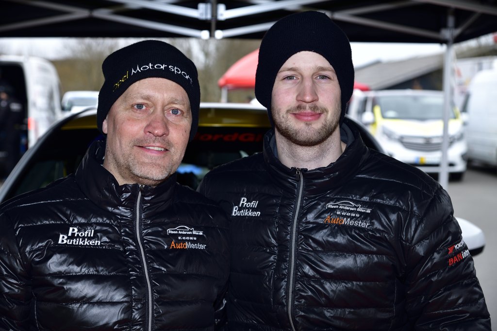 Et lille taktikmøde mellem Preben Jensen og Thomas Andersen i pausen gav resultat: Thomas Andersen fandt ro og koncentration og kørte herefter rigtig stærkt
(Foto: Michael Eisenberg)